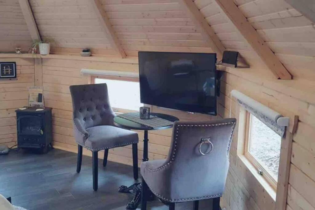Unique Luxury Cabin Инвернес Екстериор снимка